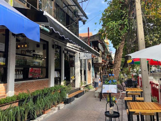 4J Lodge Bangkok Exterior foto